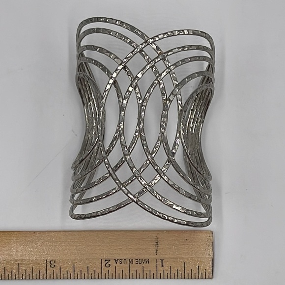 Textured Wired Design Metal Cuff Silver Bracelet – Bold & Modern Look - Picture 8 of 9